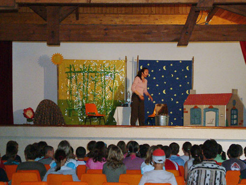 Spectacle son vrai visage